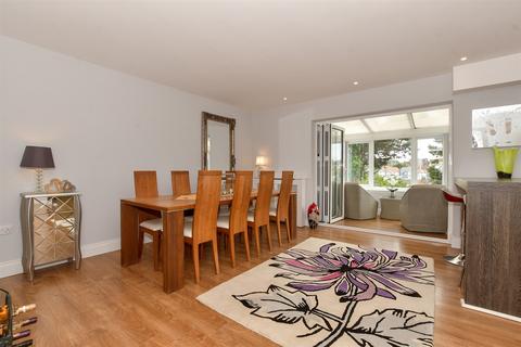 3 bedroom chalet for sale, Cumberland Avenue, Broadstairs, Kent