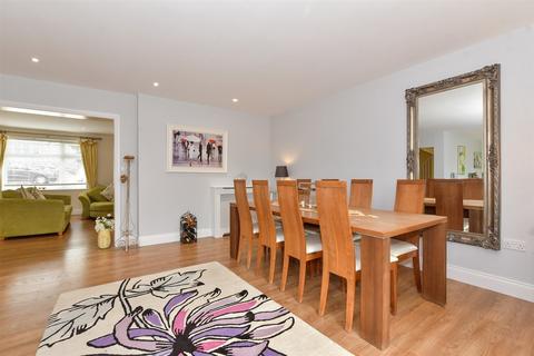 10 Cumberland Avenue, Broadstairs, CT10 1HU
