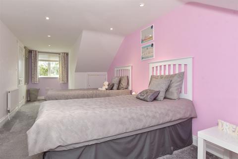 10 Cumberland Avenue, Broadstairs, CT10 1HU
