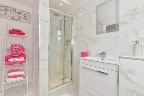 10 Cumberland Avenue, Broadstairs, CT10 1HU