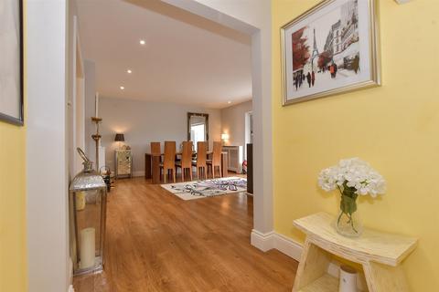 10 Cumberland Avenue, Broadstairs, CT10 1HU