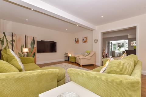 10 Cumberland Avenue, Broadstairs, CT10 1HU