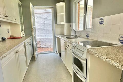 3 bedroom detached house for sale, Grebe Close, Milford on Sea, Lymington, Hampshire, SO41