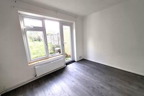 3 bedroom end of terrace house for sale, Spring Glen, Hatfield