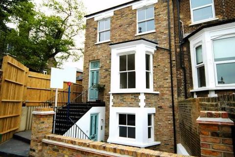 2 bedroom ground floor flat for sale, Stowe Road, London W12