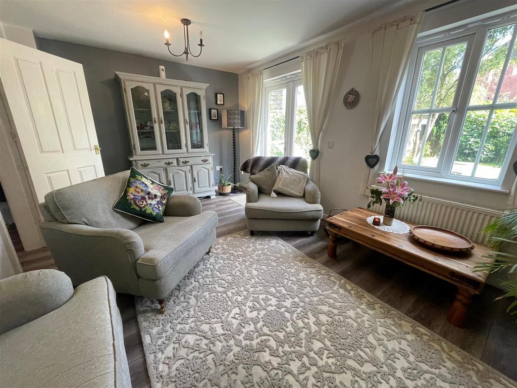 Porth Y Gar, Bynea, Llanelli 4 bed semidetached house for sale £249,995