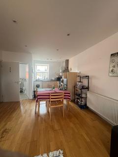 2 bedroom flat to rent, Hessel Street, London E1