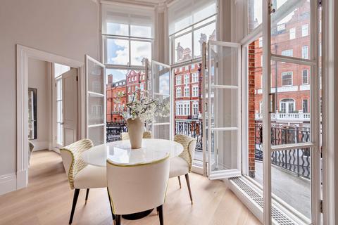 2 bedroom flat for sale, Pont Street, London