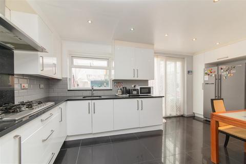 3 bedroom terraced house for sale, Goldbeaters Grove, Edgware