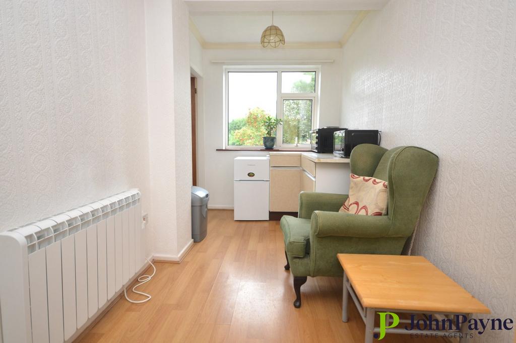 First Floor Bed-Sit