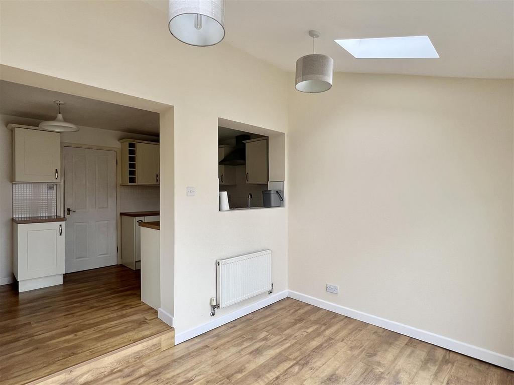 Family/Dining Area: