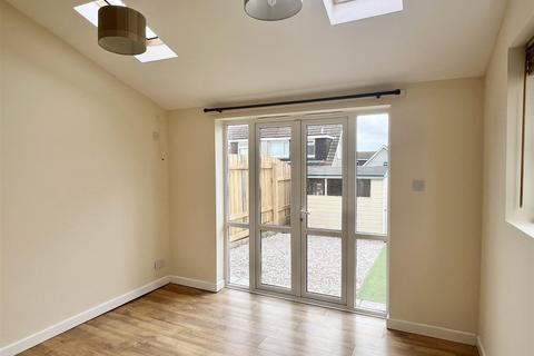53 Larcombe Road, St Austell, PL25 3EY