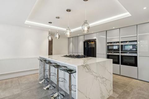 3 bedroom detached house for sale, Grange Fields, Gerrards Cross SL9