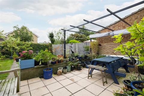 58 Bramley Garth, York, YO31 0NH