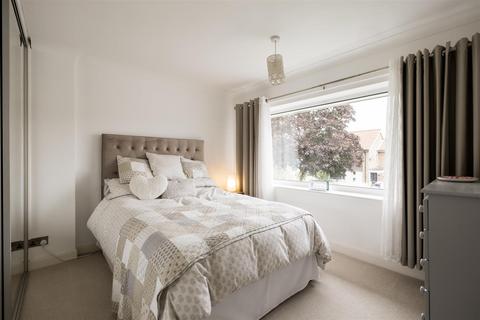 58 Bramley Garth, York, YO31 0NH