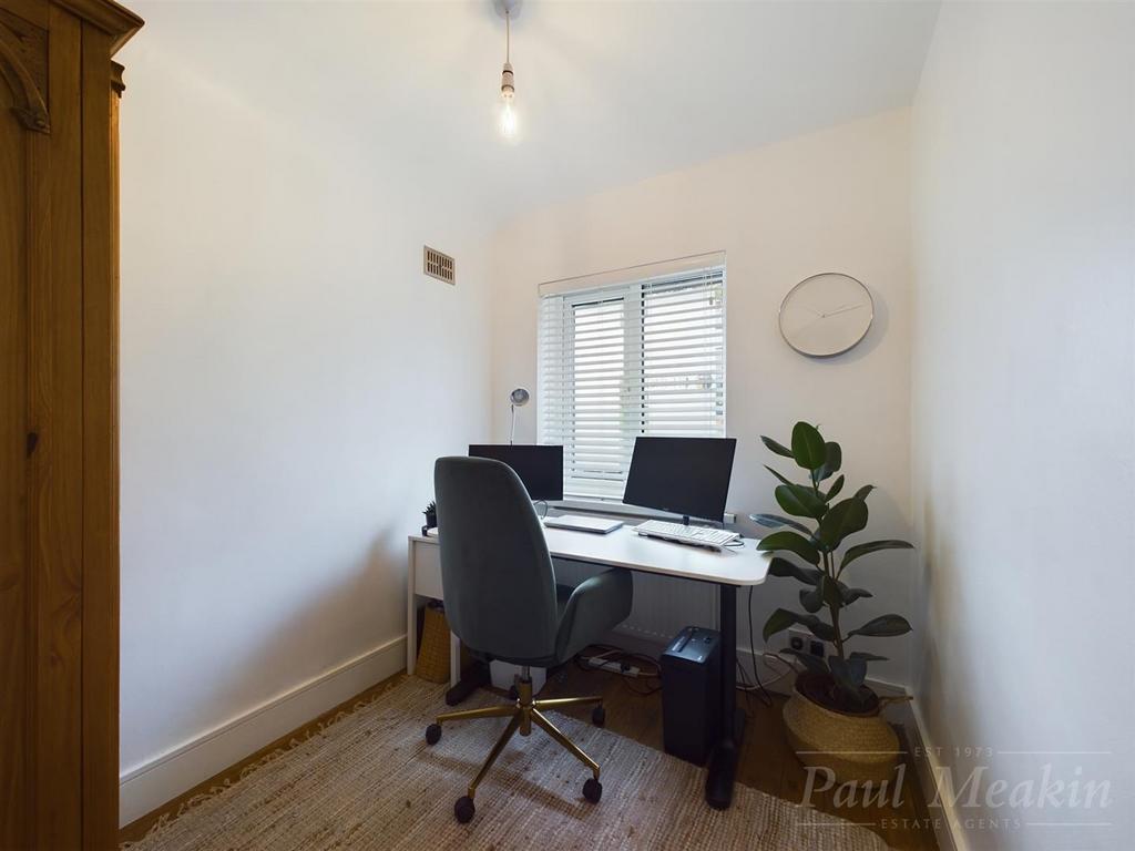 Bedroom/Study
