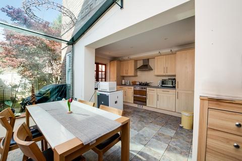 4 bedroom end of terrace house for sale, Middle Brook Street, Winchester SO23