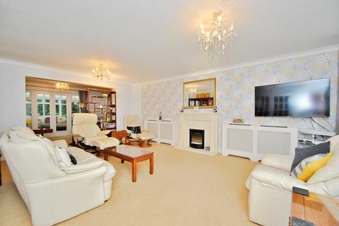 3 bedroom townhouse for sale, Wychwood Drive, Bournemouth BH2