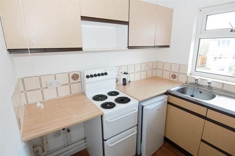 1 bedroom flat to rent, Alden Court, Morley