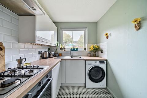 42 Elder Close, Winchester, SO22 4LG