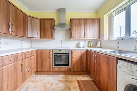 2 bedroom flat for sale, Park Close, Keynsham, Bristol