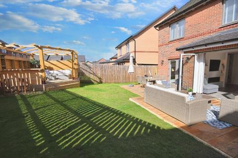 4 bedroom detached house for sale, St. Johns View, Wakefield, West Yorkshire