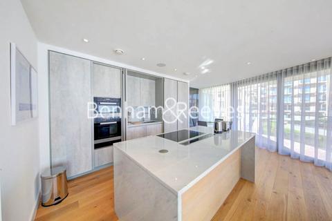 2 bedroom apartment to rent, Parr's Way, Hammersmith W6