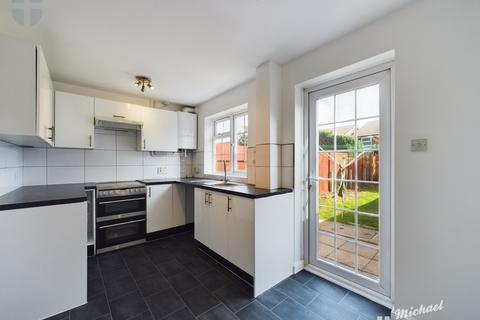 2 bedroom townhouse to rent, Edward Close, Aylesbury, Buckinghamshire