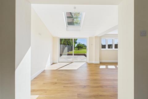 undefined, Sustead, Norwich
