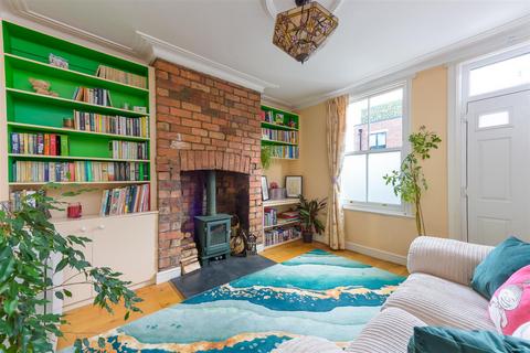 2 bedroom terraced house for sale, Gordon Road, Sharrow Vale S11