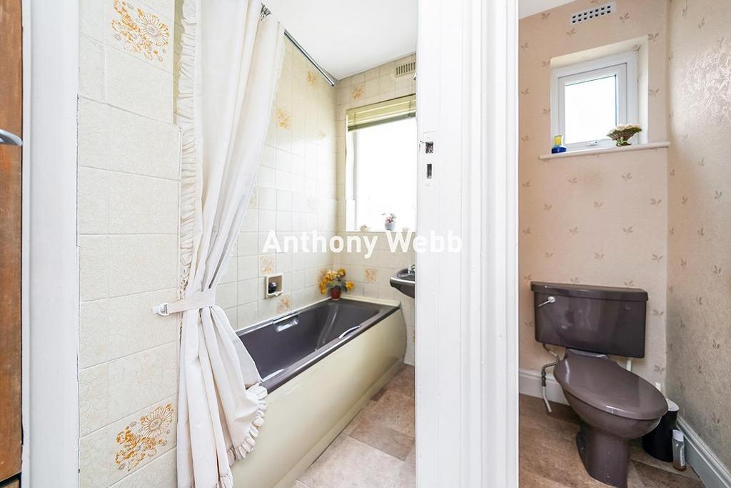 Bathroom / W/C