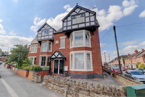 1 bedroom flat to rent, Cape Road, Warwick