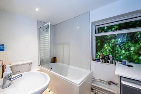 2 bedroom house for sale, Tunis Road, Shepherds Bush, London, W12 7EY, UK