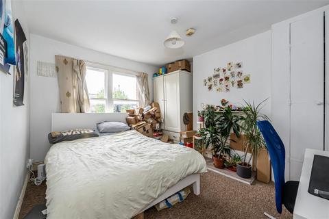 2 bedroom house for sale, Tunis Road, Shepherds Bush, London, W12 7EY, UK