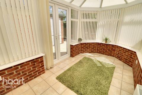 3 bedroom semi-detached house for sale, Laughton Way, Lincoln