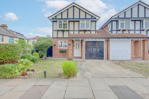 4 bedroom detached house for sale, Percy Road, Leigh-on-sea, SS9