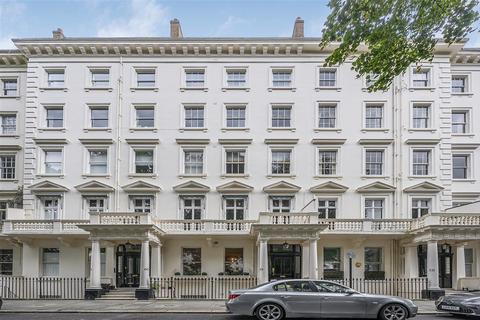 Studio for sale, Warwick Square, SW1V