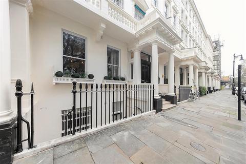 Flat K, 59 Warwick Square, London, SW1V 2AL