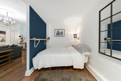 Flat K, 59 Warwick Square, London, SW1V 2AL