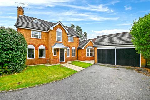 6 bedroom detached house to rent, Anthian Close, Woodley, Reading, Berkshire, RG5