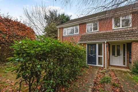 3 bedroom property for sale, De Lucy Avenue, Alresford, SO24