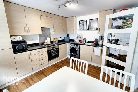 4 bedroom end of terrace house for sale, Keld Drive, Leicester