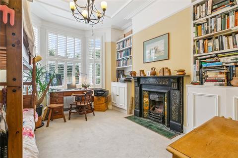 2 bedroom apartment for sale, Quarry Road, SW18