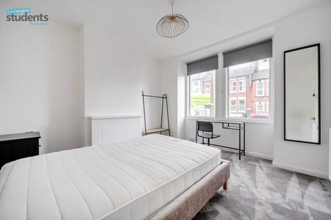 4 bedroom terraced house to rent, Bear Road, Brighton BN2