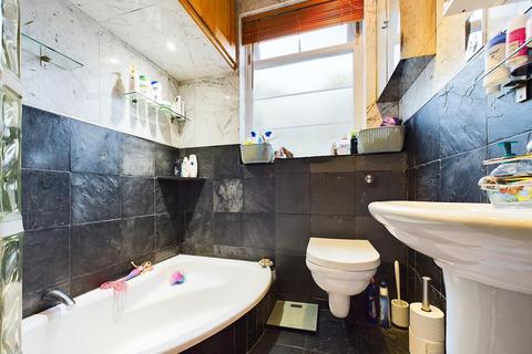 15 Priory Close, Ruislip, HA4 8HP