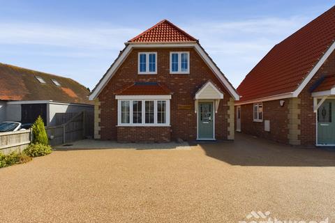 3 bedroom detached house for sale, Main road, Holland on Sea CO13