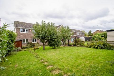 5 Glenfields, Netherton, Wakefield, WF4 4SH