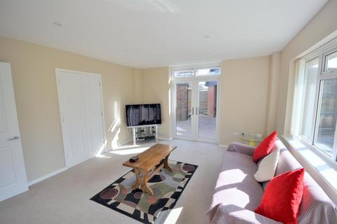 2 bedroom detached bungalow for sale, Haystoun Close, Eastbourne