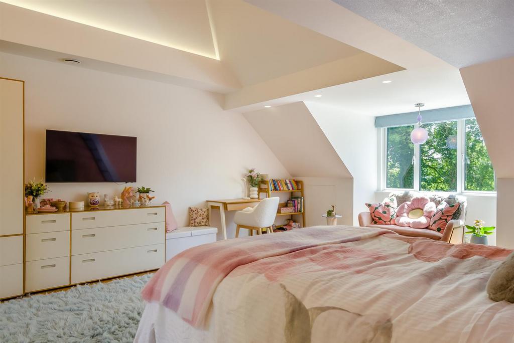 8594318-interior22.jpg