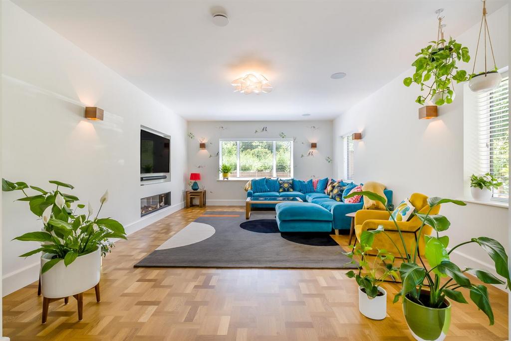 8594318-interior32.jpg